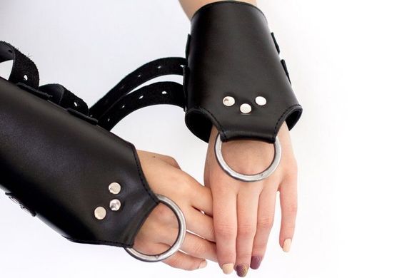 Манжеты для подвеса за руки Kinky Hand Cuffs For Suspension из натуральной кожи, цвет черный SO5183 фото